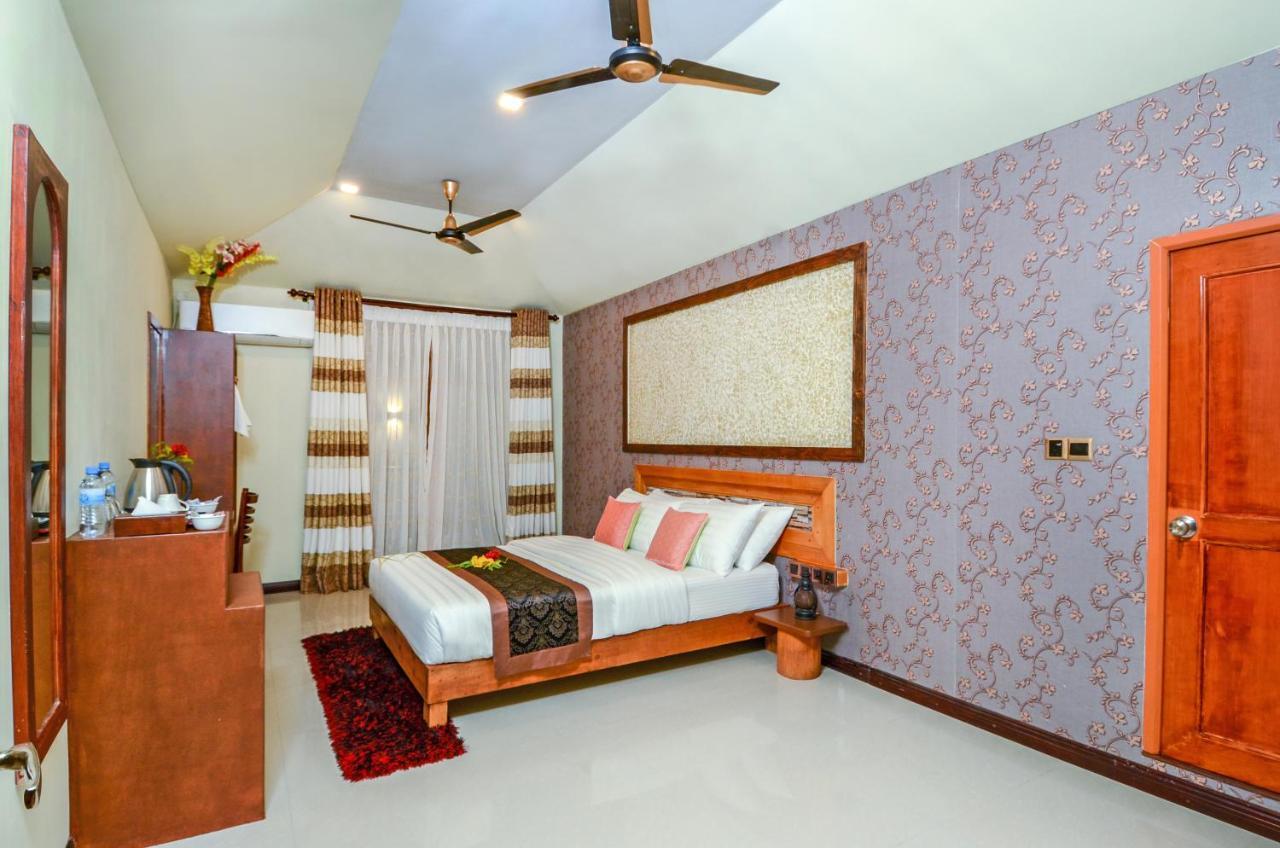 Maladiwa Beach & Spa Maafushi Luaran gambar